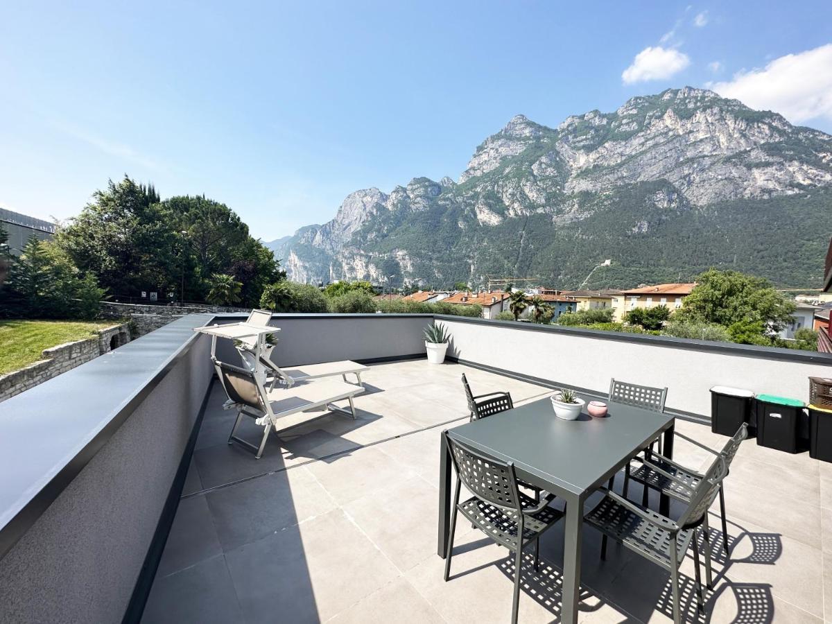 Residence Zangirolami - Luxury Garden And Balcony Apartments Riva del Garda Eksteriør billede